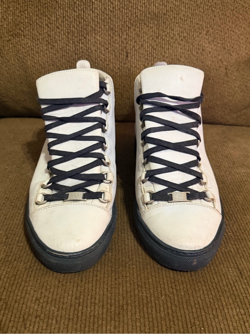 Men's grey High-Top Sneakers with navy Soles and Laces